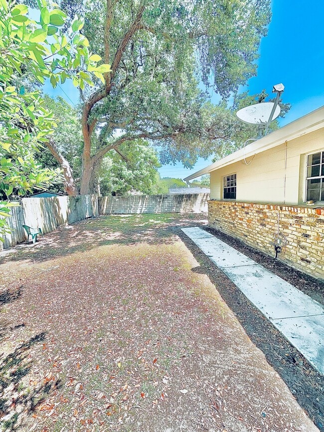 Photo - 803 Pine St