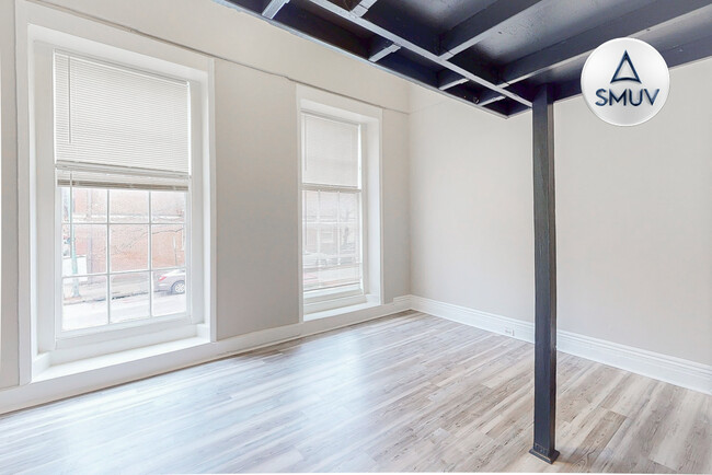 Building Photo - 24 E Madison St Unit .A Rental