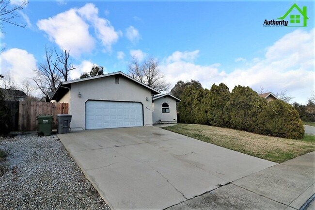 Photo - 866 Spaniel Dr