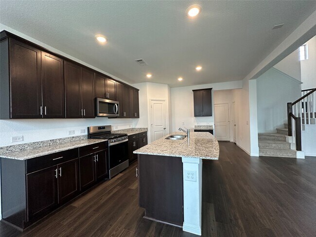 1052 Laguna Cv Dr
