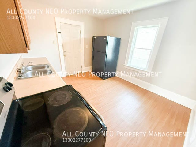 Photo - 859 Brown St Unit Up
