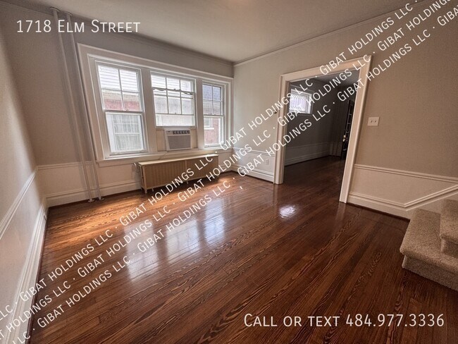 Photo - 1718 Elm St