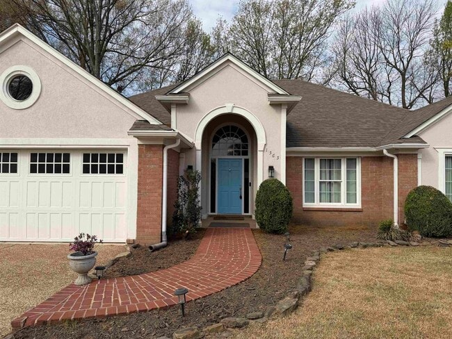 Building Photo - 1565 Dexter Run W