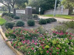 7411 Creekfield Dr
