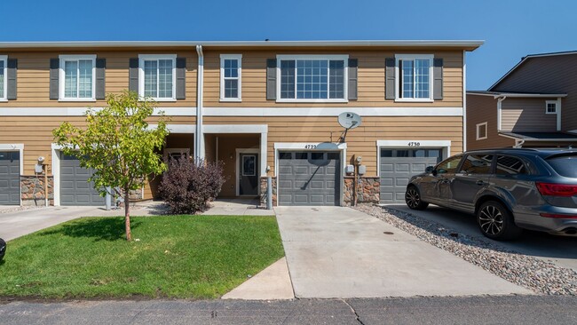 Building Photo - Two story townhome in Soaring Eagles