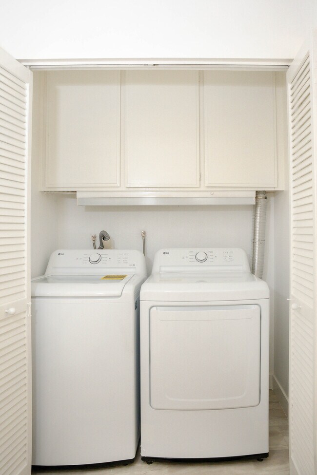 Photo - 4919 Laurel Canyon Blvd Unit 18