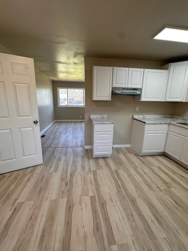 Photo - 4200 Narcissus Dr
