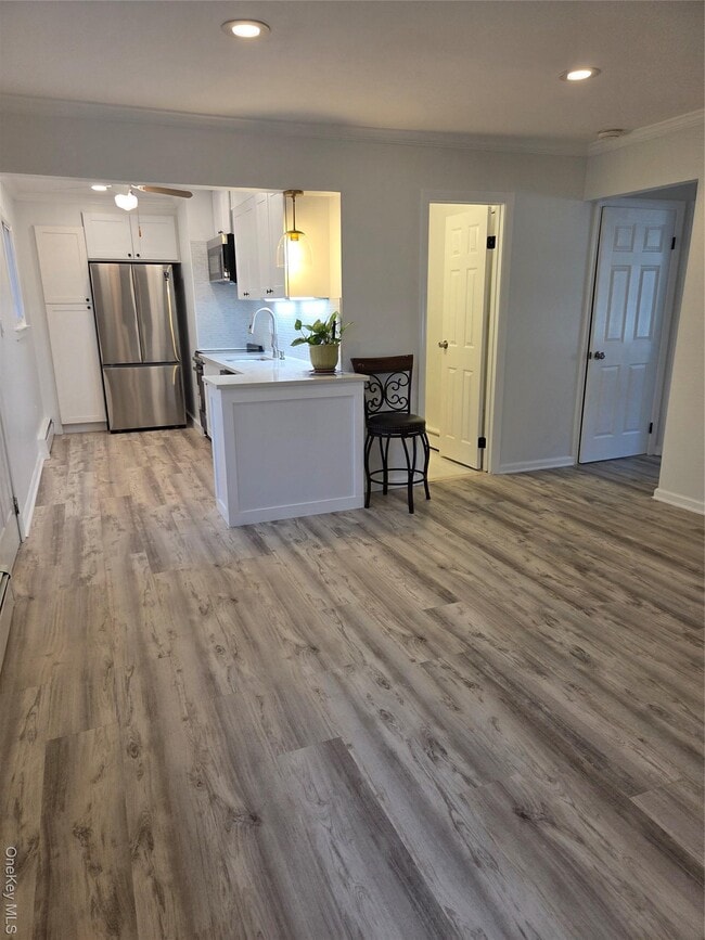 Photo - 127 E 12th St