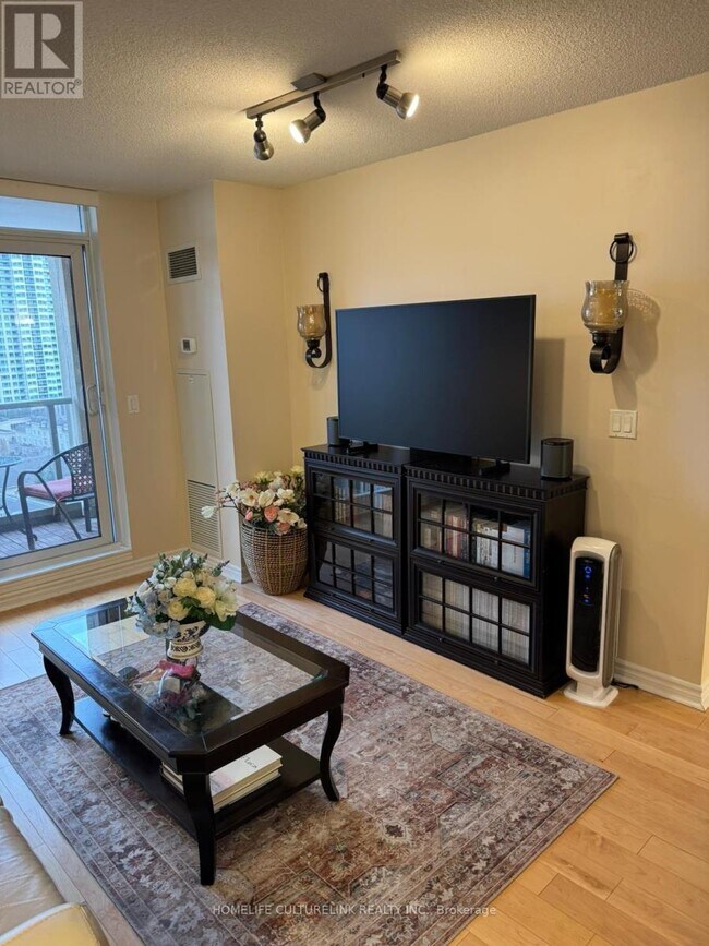 Photo - 18 Kenaston Gardens Unit 305