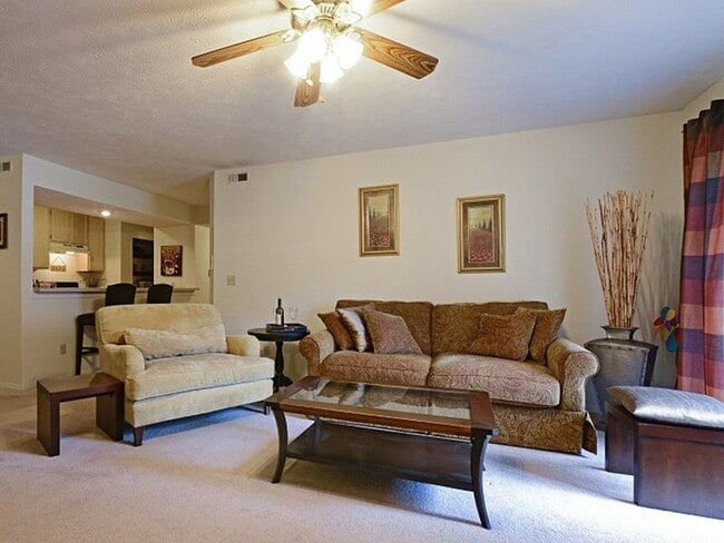 Oakbrook Living Area - BayOak