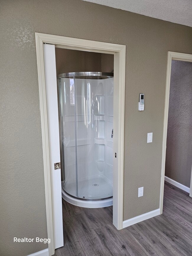 Photo - 2102 Black Rose Ln