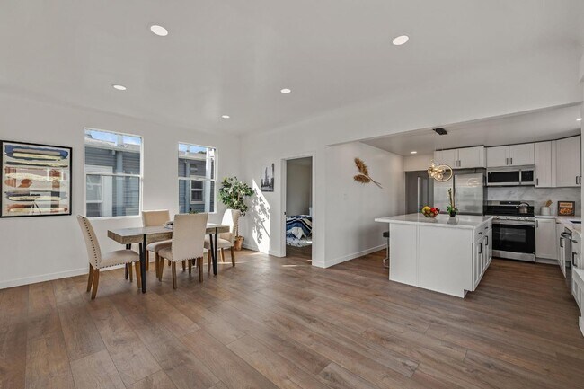 Photo - 4730 Melrose Ave