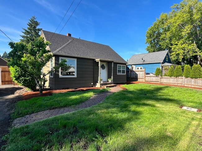 Photo - 1730 SE Maple Ct House