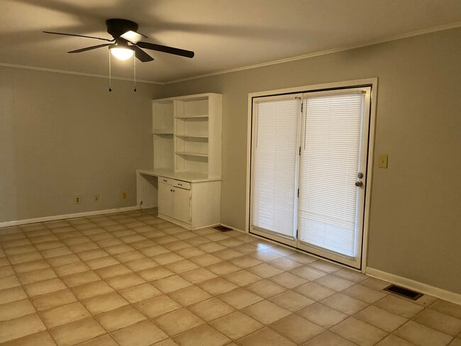 Photo - 135 Ayers Dr