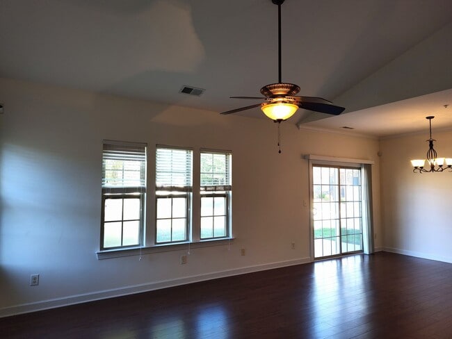 Photo - Pristine Condo Located in The Riviera II C...