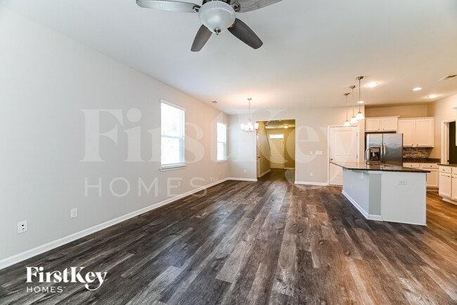 Photo - 301 Mincy St