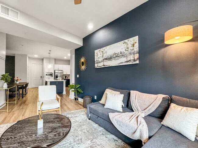 Photo - 310 N Malcolm X Blvd Unidad ID1055691P