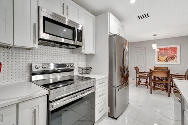 Photo - 710 SE 3rd Ave House