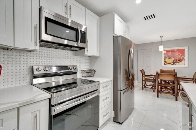 Building Photo - 710 SE 3rd Ave Rental