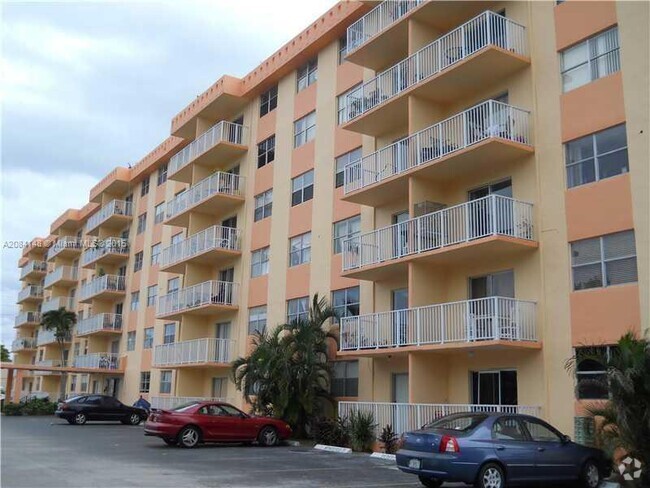 Building Photo - 1 bedroom in North Miami FL 33160 Rental