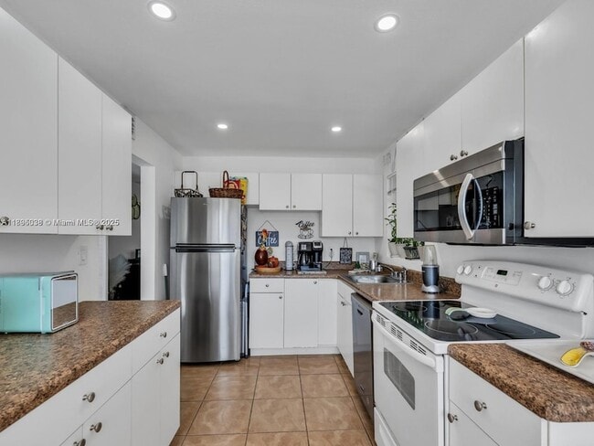 Photo - 8401 Lagos De Campo Blvd Unit V210