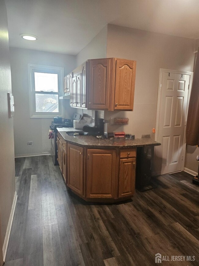 Building Photo - 421 River Dr Unit 2