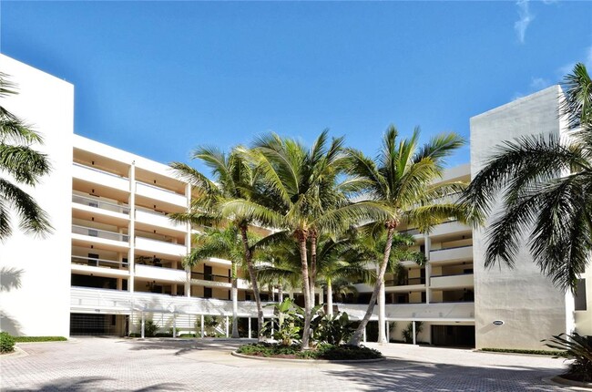 Building Photo - 1930 Harbourside Dr Unit 122