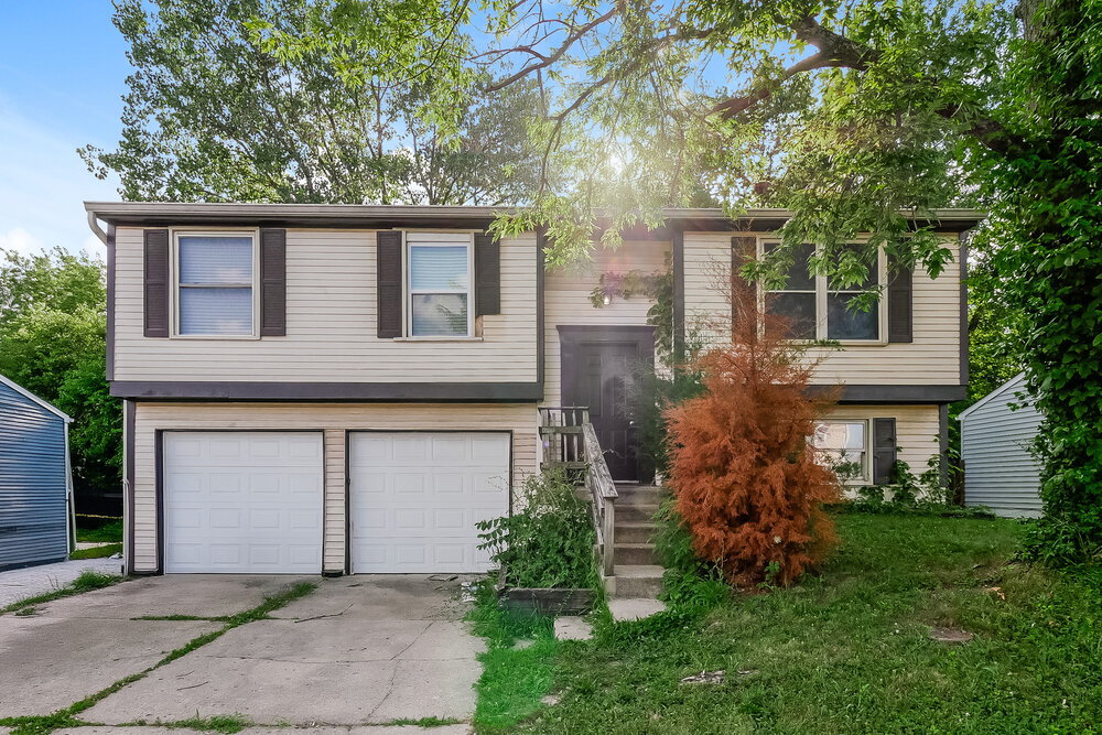 Photo - 616 Woodlark Dr House