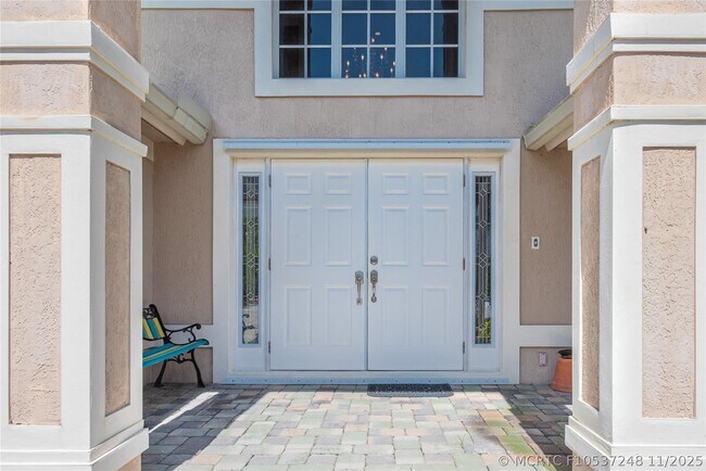 Photo - 2999 Banyan Rd