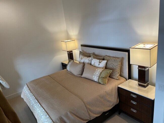 Bedroom, king sized bed and night stands - 333 Grant Ave Unit #301