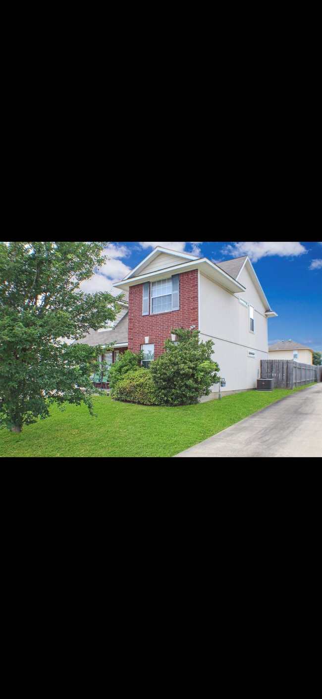 Photo - 513 Thornton Ct