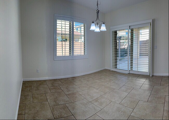 Photo - 3128 E Franklin Ave