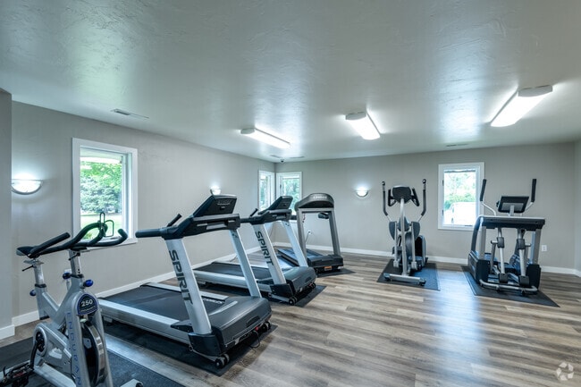Fitness Center - Cedar Lake Apartments