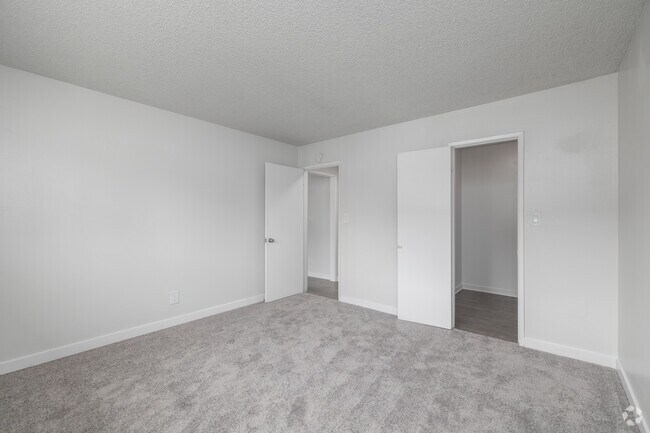2BR, 1BA - 1,100SF - Bedroom