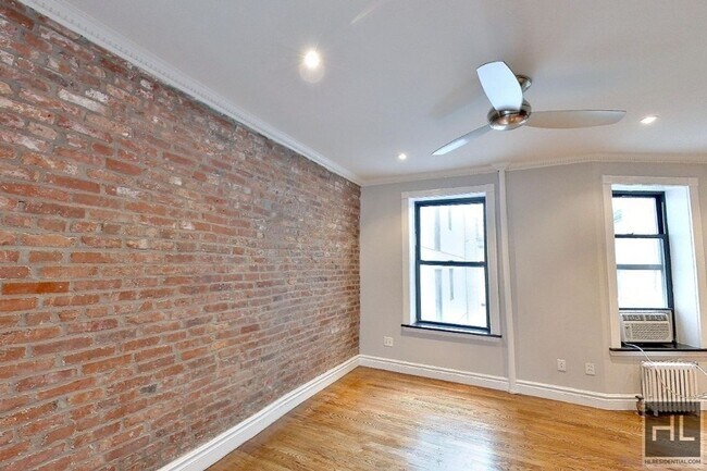 Photo - East 13th Street Unidad 11