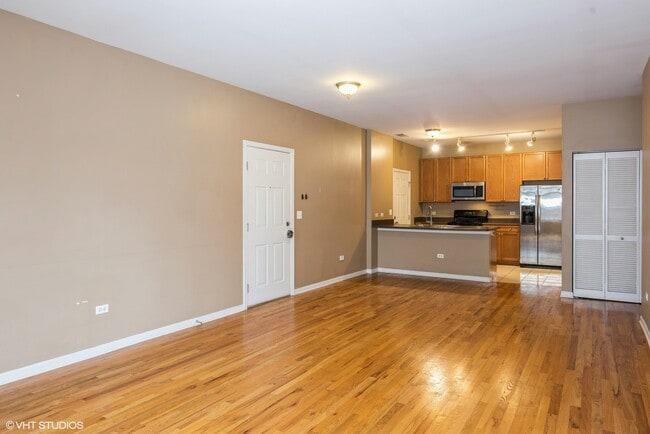 Photo - 758 W 15th St Unit 2A