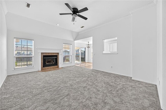 Photo - 1562 Hutchinson St