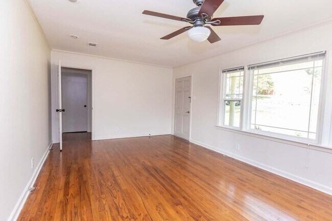 Photo - 2500 Durwood Rd