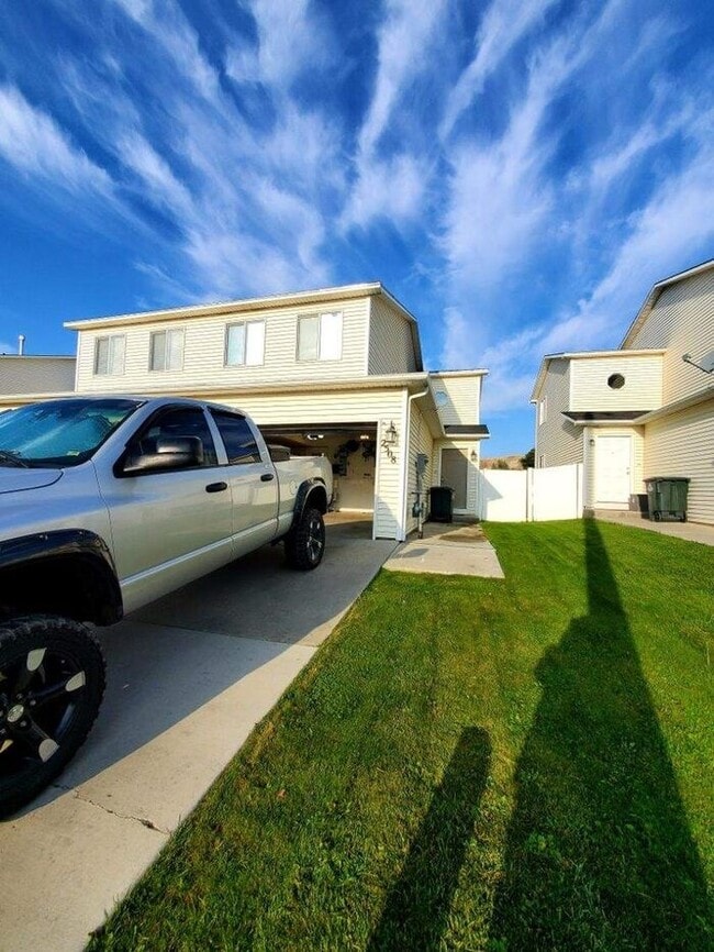 Building Photo - Available now Rental