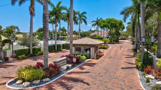 Building Photo - 100 Pelican Pointe Dr Unit 102