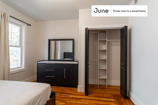 Photo - Room in Shared 5 bed/2 bath home Unit D