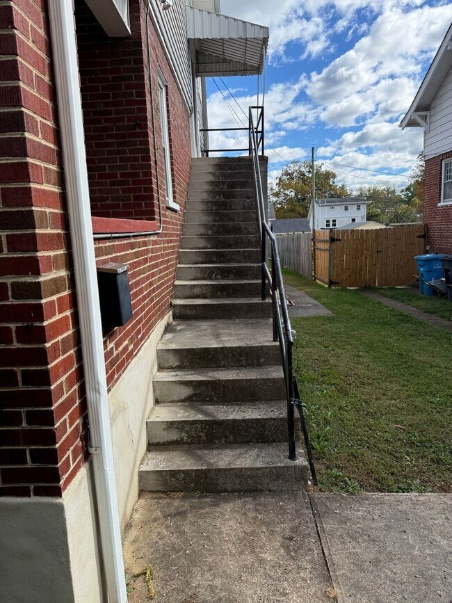Photo - Arden/1912 Unit Upper