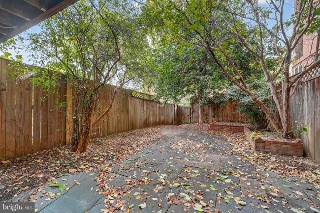 Photo - 1745 Lanier Pl NW