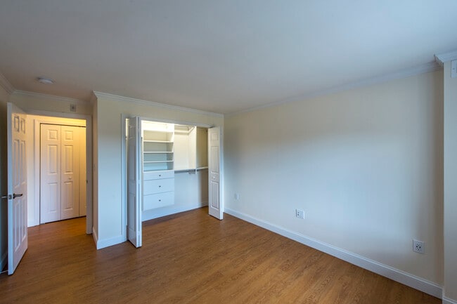 Building Photo - 1450 Worcester Rd Unit Worcester Rd