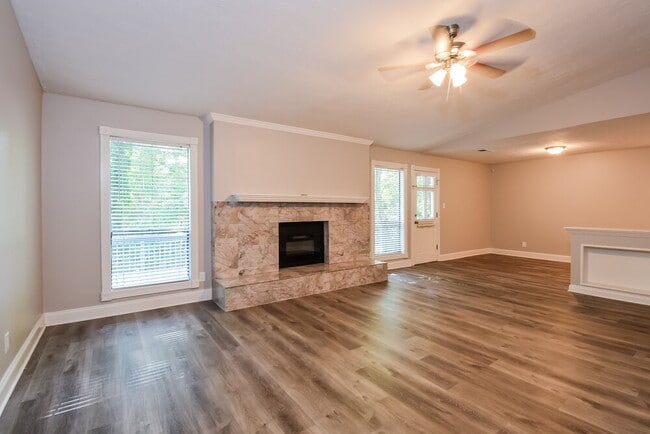 Photo - 1183 Ridgeside Dr NW