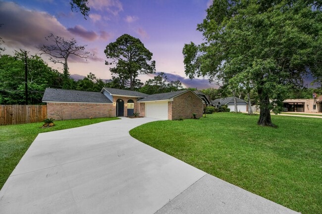 Building Photo - 7427 Willow Oak Dr