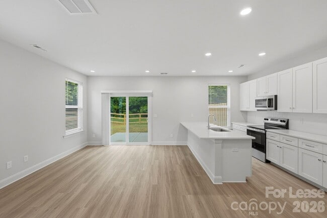 Photo - 645 Brookwood St