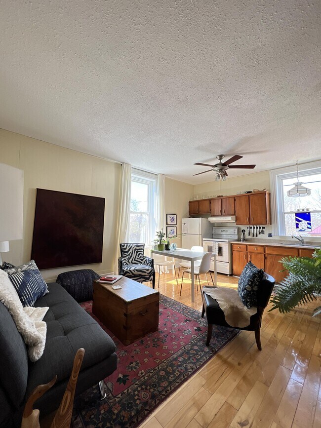 Photo - 35-35 Union St N Unit 29A