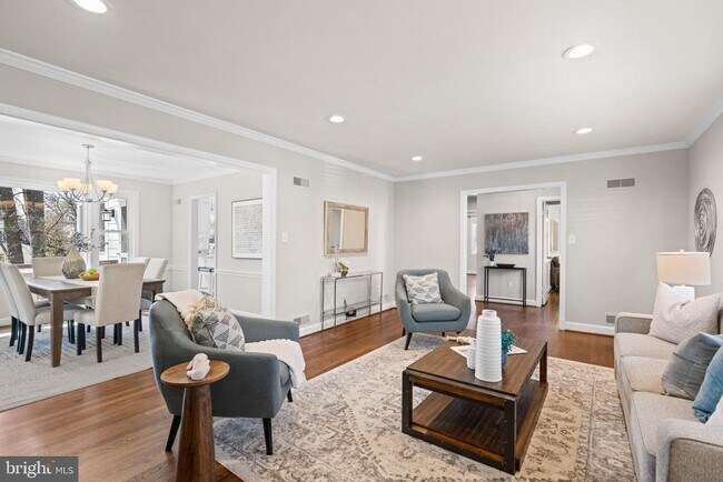 Photo - 5112 Scarsdale Rd