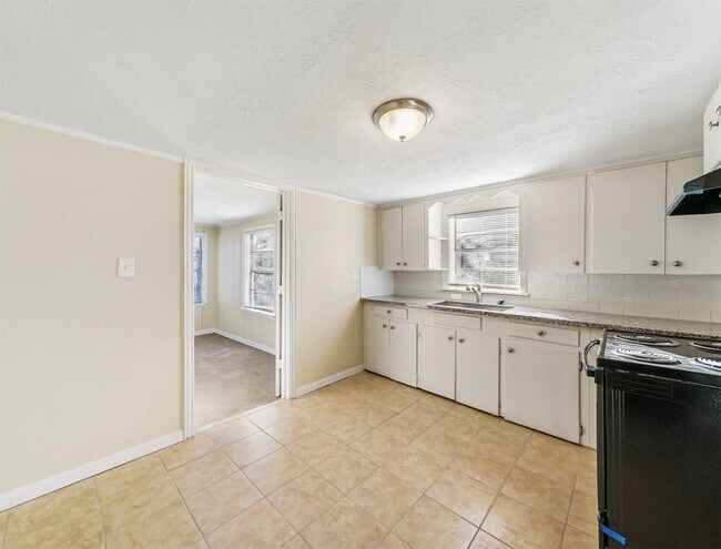 Photo - 203 W Hart Ave